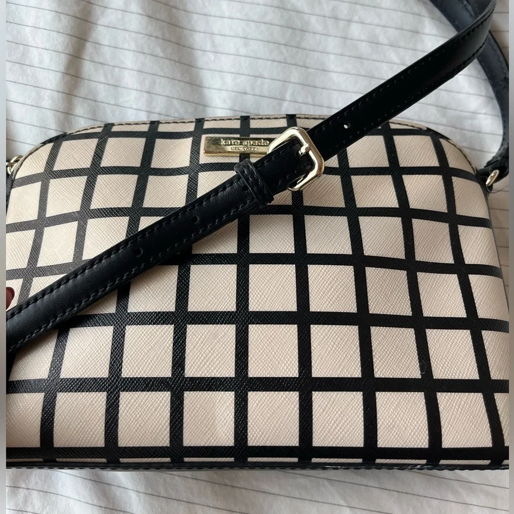 Kate Spade Crossbody - Picture 3 of 6